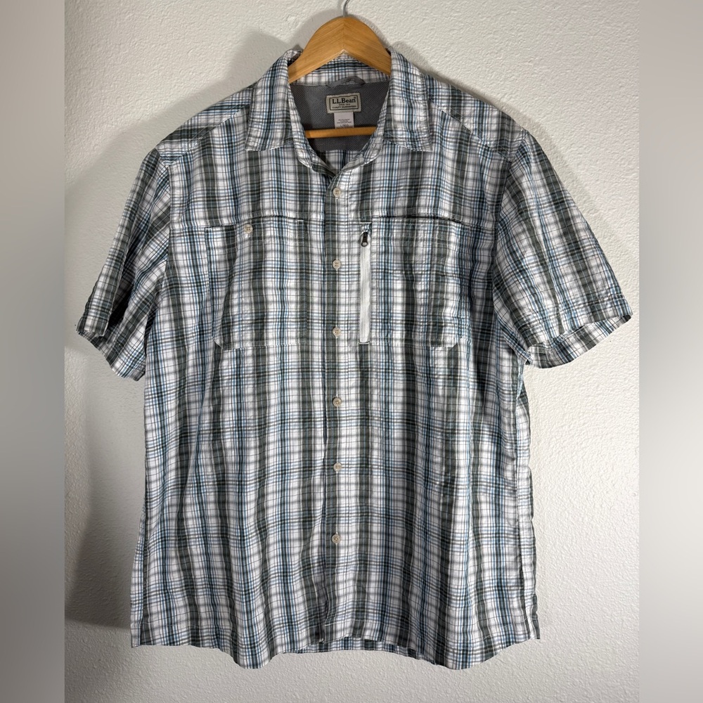 L.L. Bean large button up outdoor plaid wrinkle resistant short sleeve shirt